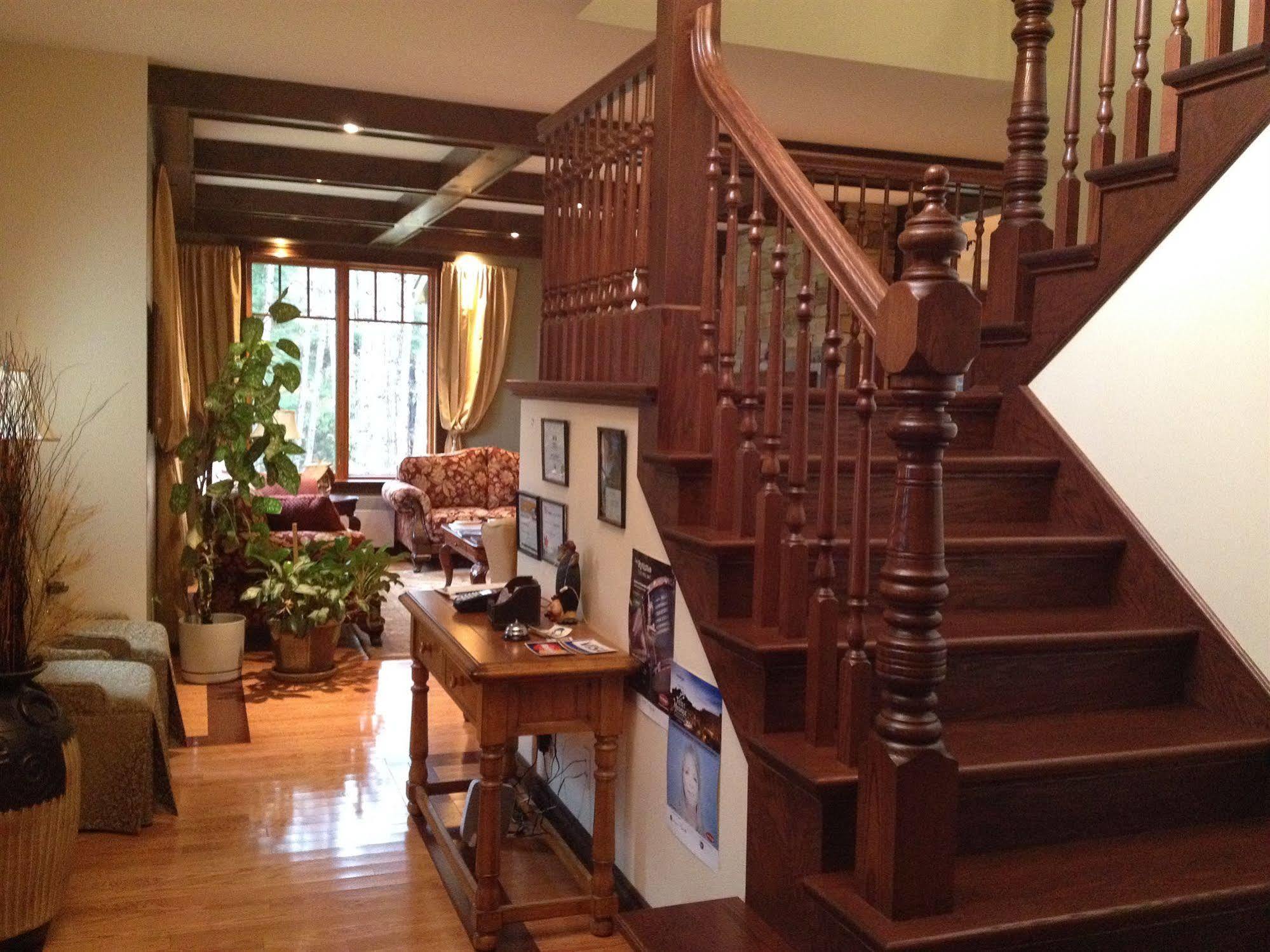 B&B Au Petit Marigot Mont-Tremblant Exterior photo