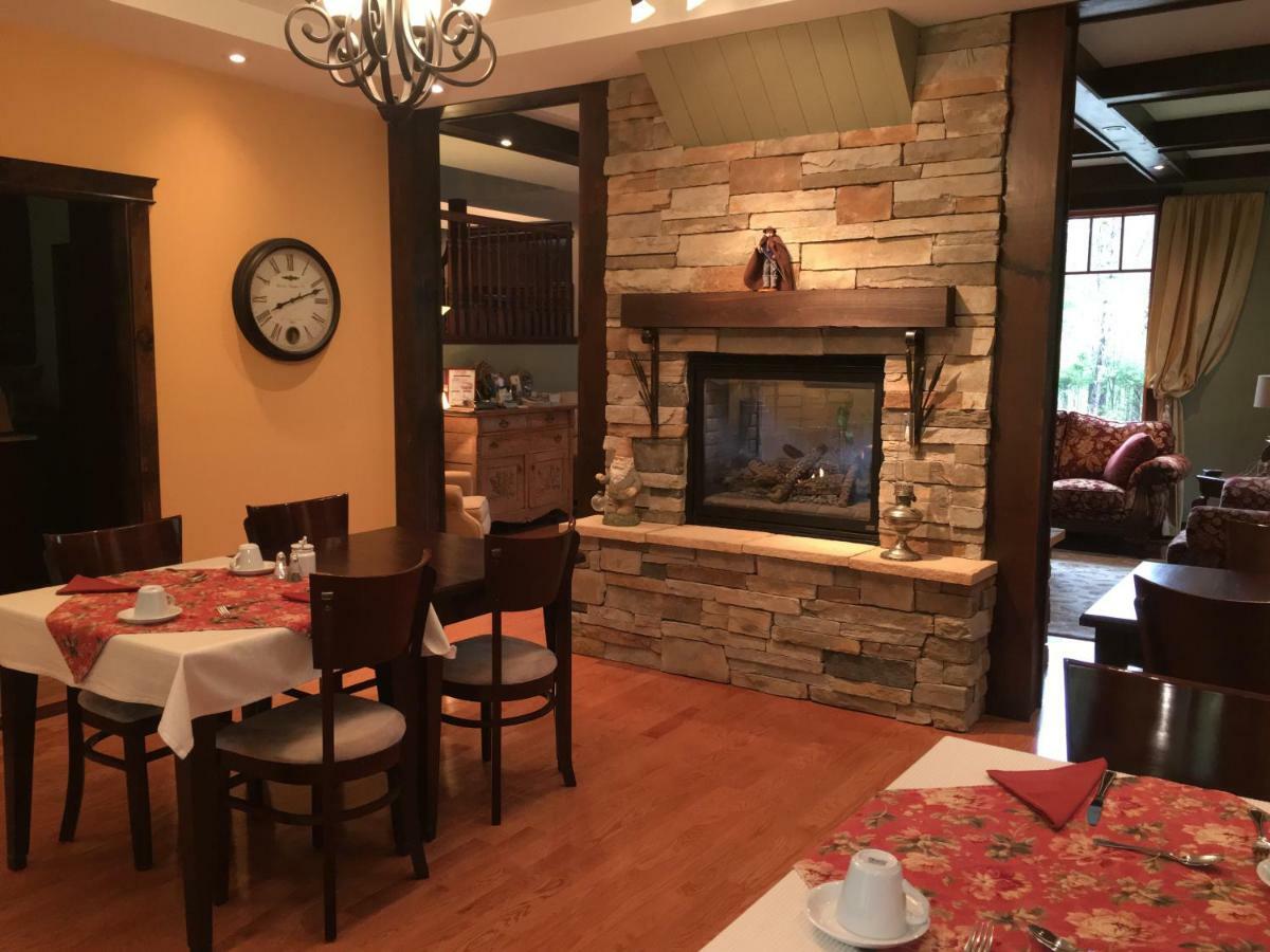 B&B Au Petit Marigot Mont-Tremblant Exterior photo